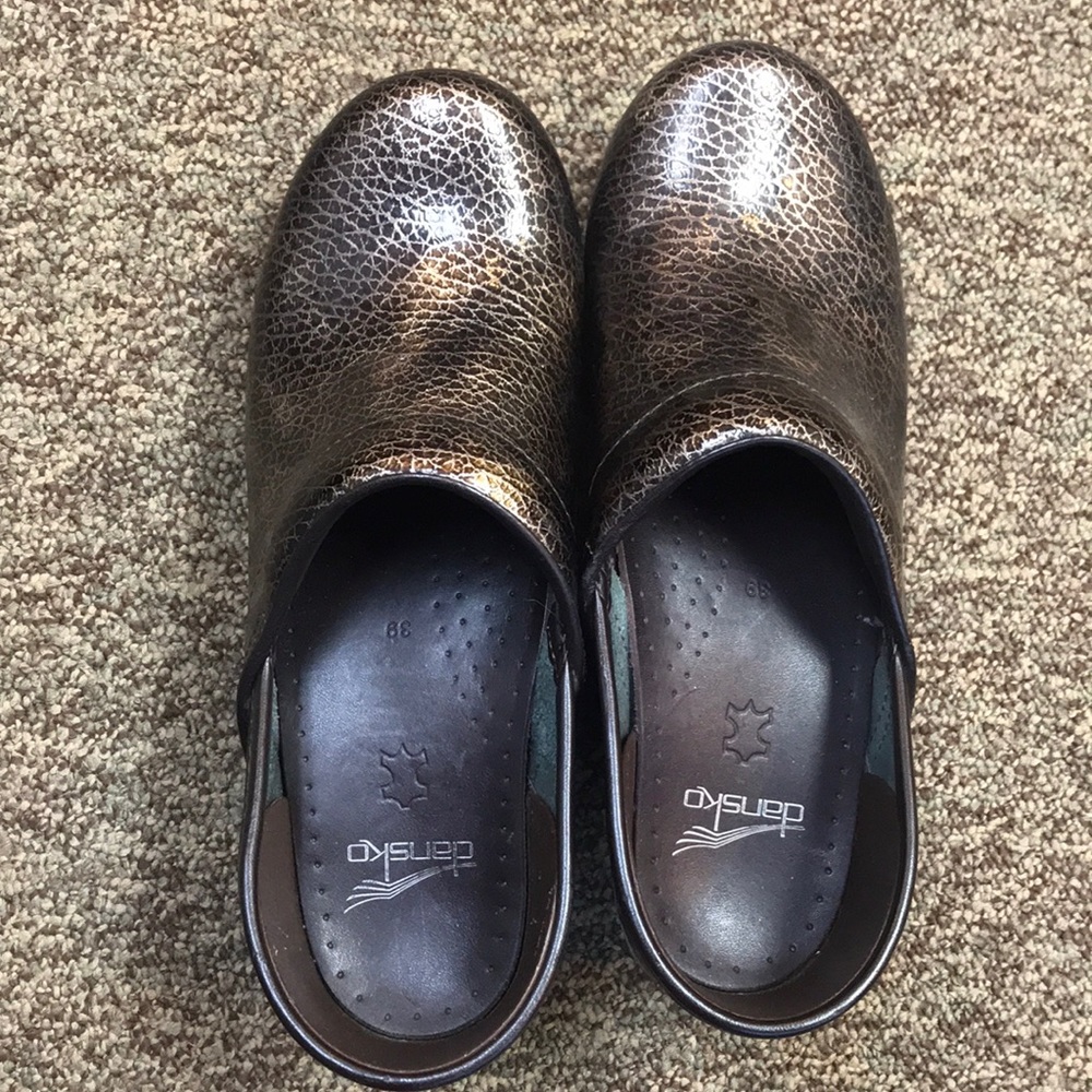 Danskos clogs